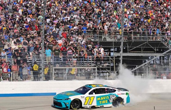 NASCAR Hamlin dominált a Dover Motor Speedway en AUTOBLOG