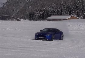 aston martin, csúszásveszély, drift, hó, v12 vantage s, videó