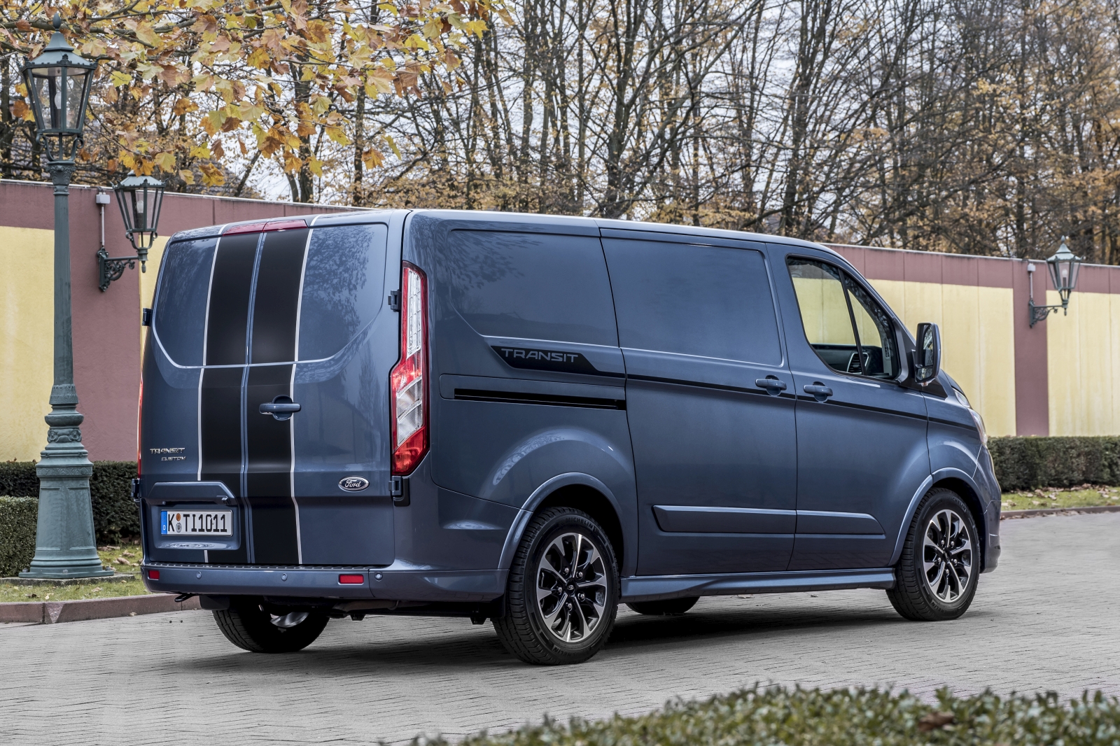 Ford custom. Ford Transit Custom 2019. Форд Транзит кастом спорт 2019. Ford Transit Custom грузовой. Форд Транзит кастом 2017.