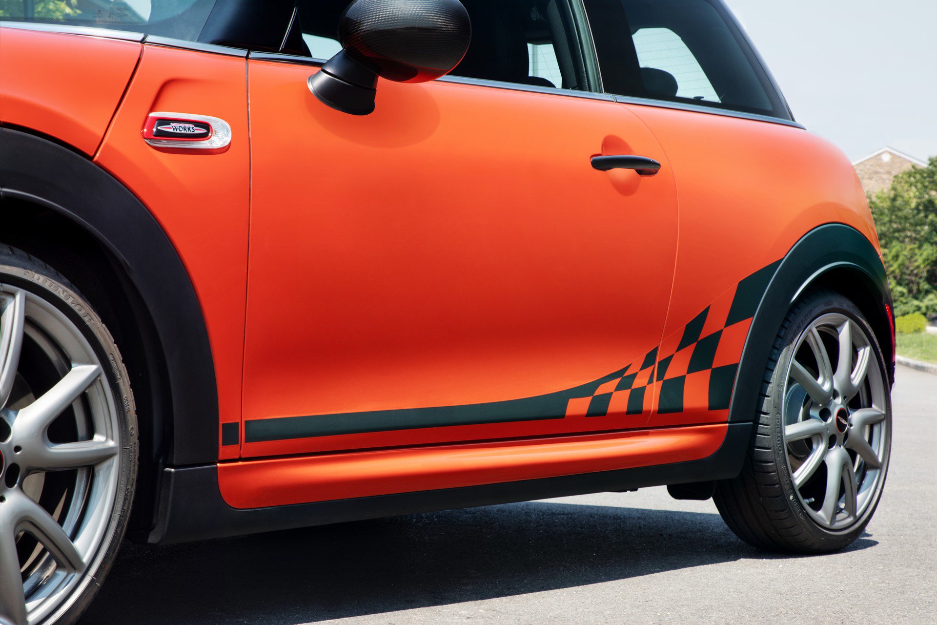 Orange edition. Mini r56 оранжевый. Оранжевый мини Джон Купер Воркс. Mini Cooper JCW Orange. Mini JCW оранжевый.